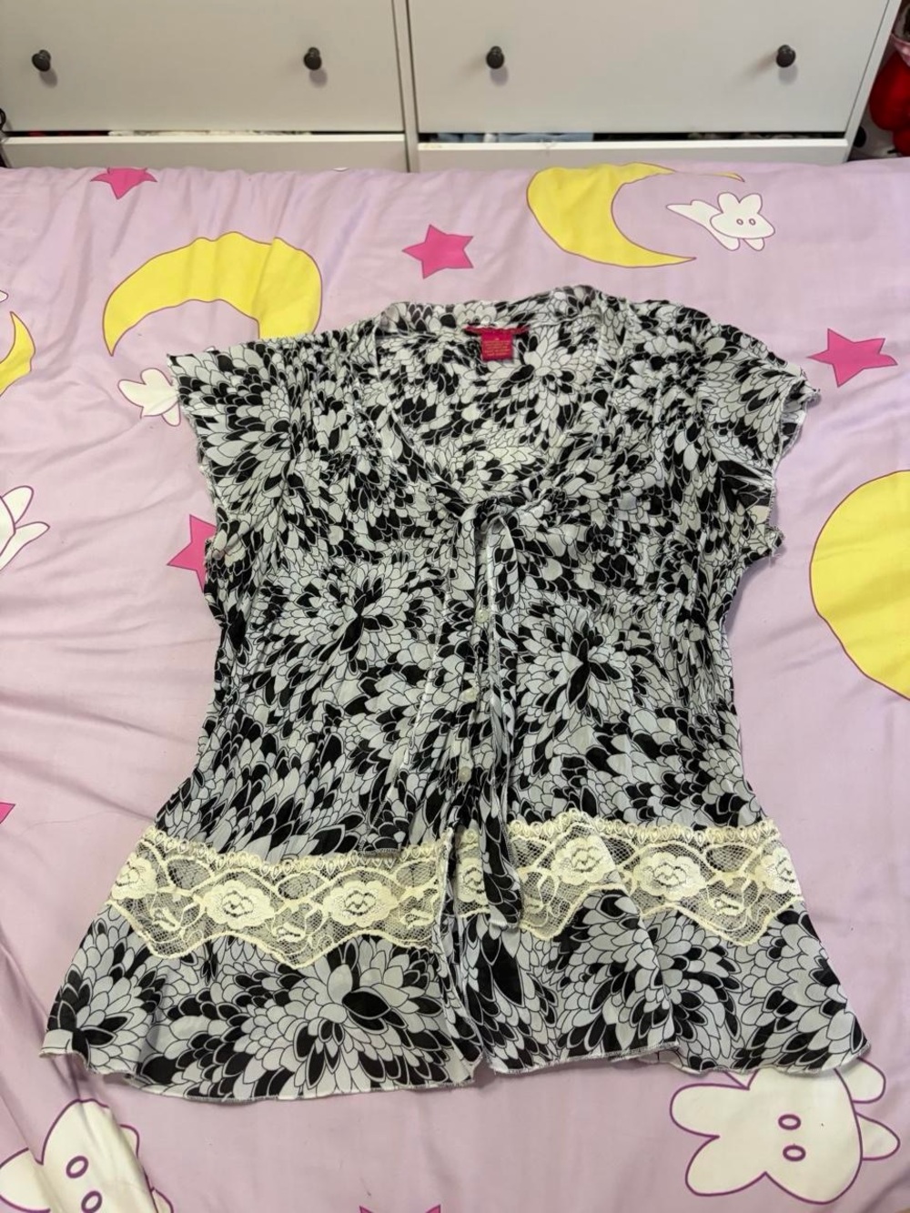 Black and White Floral Lace-Trim Women’s Top
